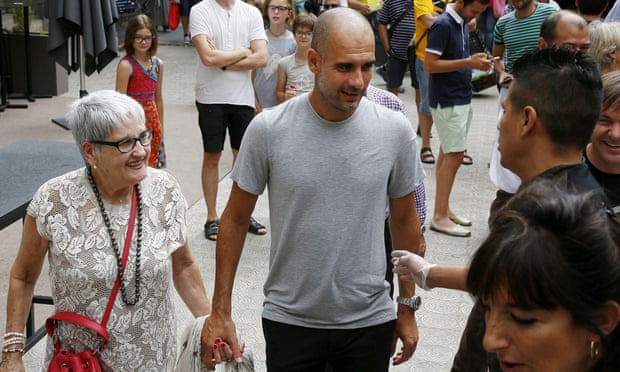 Майката на Пеп Гуардиола почина на 82-годишна възраст след заразяване с коронавирус