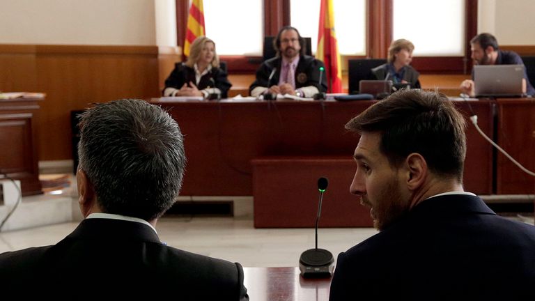 Лионел Меси признава, че е мислил да напусне Барселона на фона на разследването за данъчни измами през 2013 година