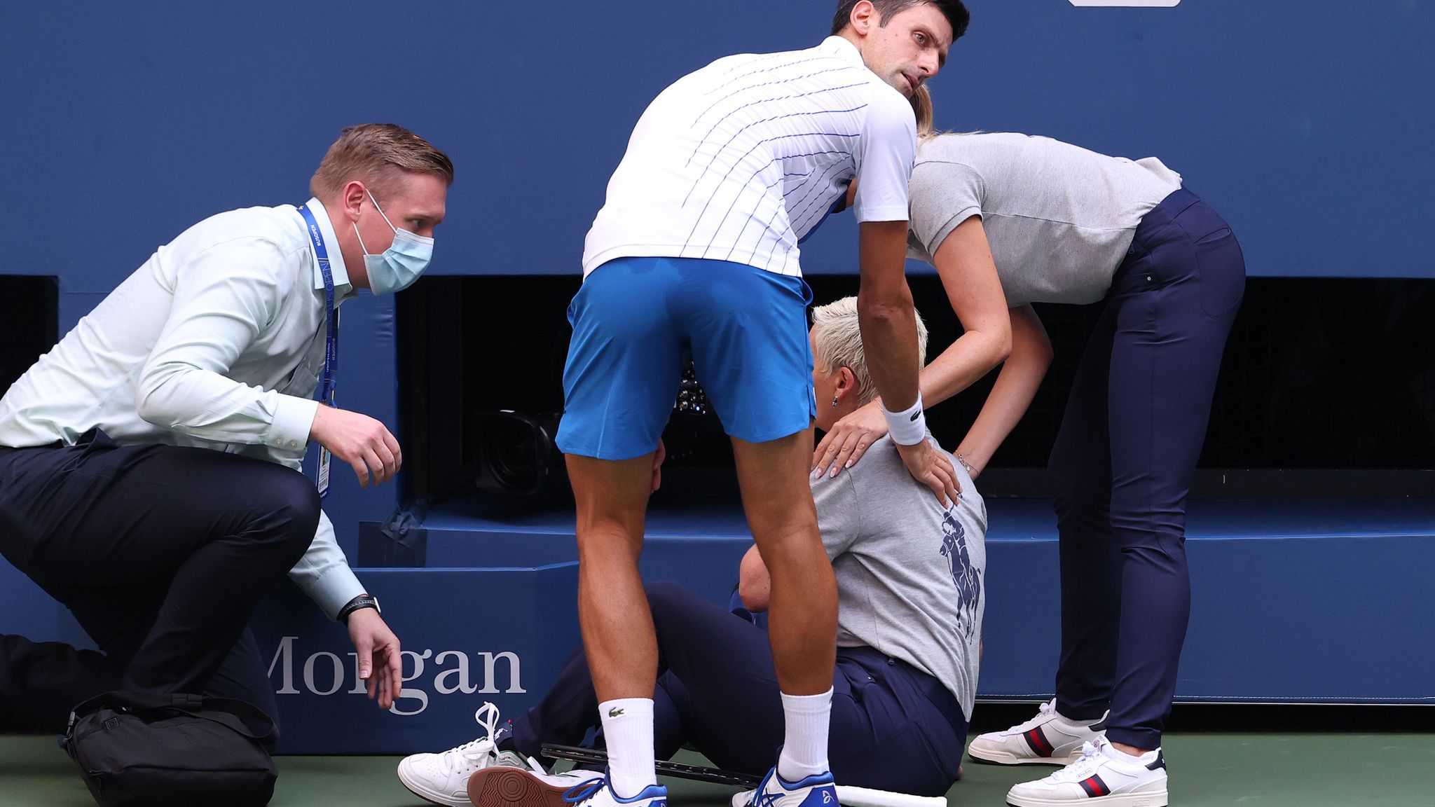 Джокович се сбогува с US Open по нелеп начин (Видео)