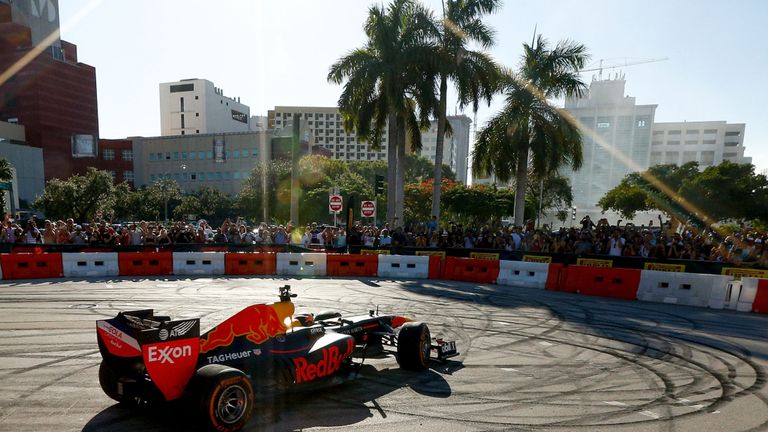 Формула 1 сключи сделка за надпреварата в Маями през 2021 година