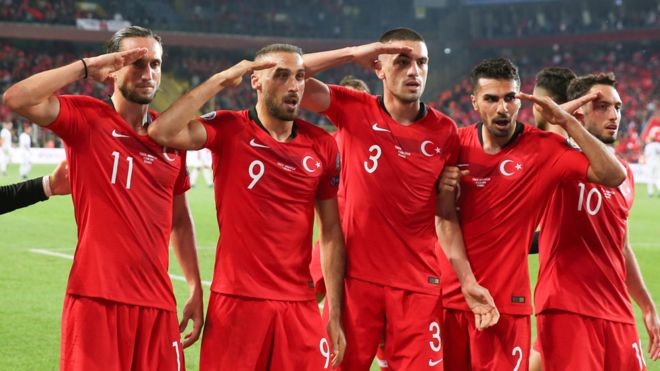Евро 2020: Уефа започва проверка на военните поздрави на футболистите на Турция