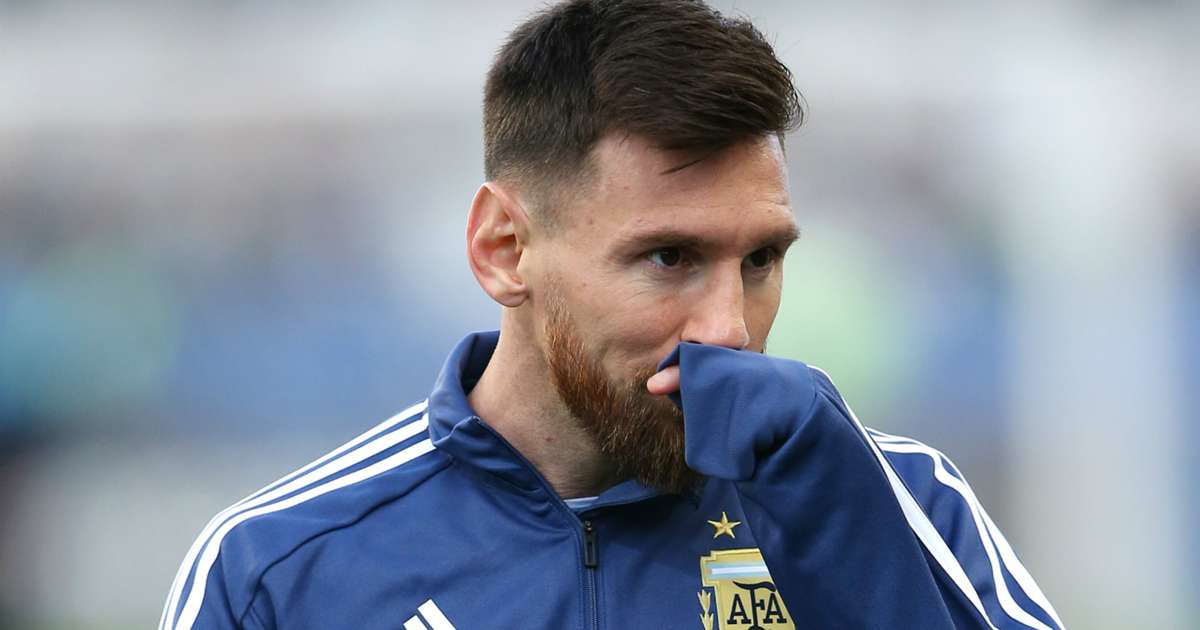 Агуеро защити Меси от критиките към националния отбор